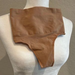 Skims core control high waisted thong size S/M color ochre new without tags
